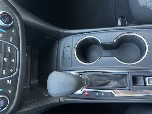 Used 2024 Chevrolet Equinox LT image 30