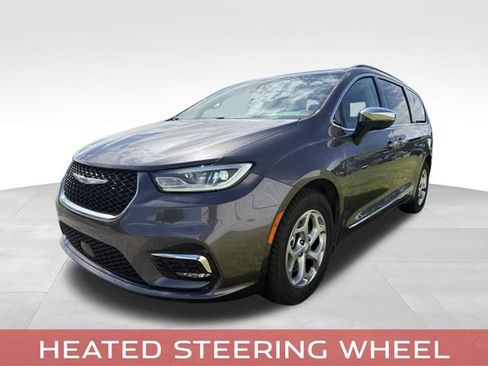 Used 2023 Chrysler Pacifica Limited FWD image 10