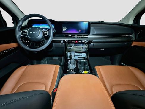 Used 2024 Kia Carnival SX FWD image 12