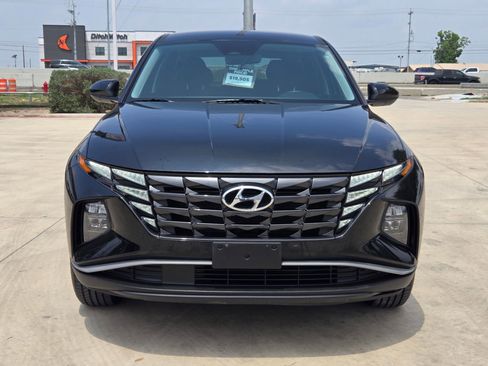 Used 2023 Hyundai Tucson SE AWD/4WD image 2