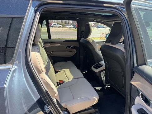 Certified 2025 Volvo XC90 B6 Plus image 13