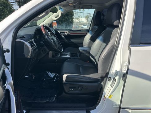 Used 2019 Lexus GX 460 Premium image 11