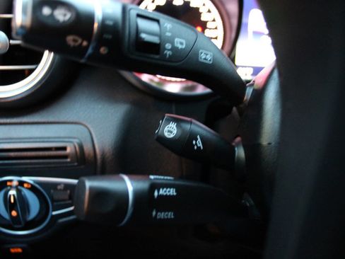 Used 2017 Mercedes-Benz GLC 300 4MATIC image 44