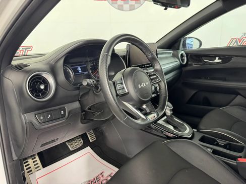 Used 2023 Kia Forte GT-Line w/ GT-Line Premium Package FWD image 10