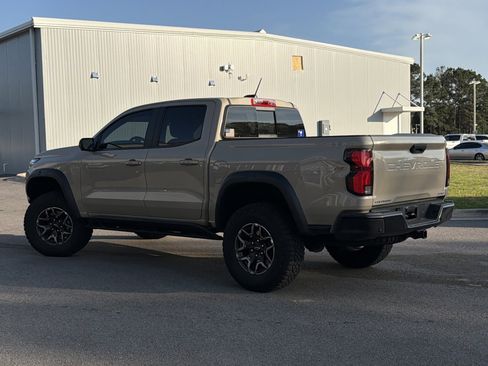 Used 2024 Chevrolet Colorado ZR2 w/ ZR2 Convenience Package III image 7