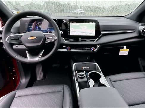 New 2026 Chevrolet Equinox LT w/ Convenience Package II FWD image 5