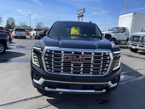 Used 2026 GMC Yukon Denali w/ Sun & Power Step Package image 3