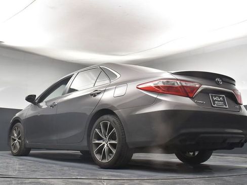 Used 2017 Toyota Camry XSE w/ Moonroof Package image 37