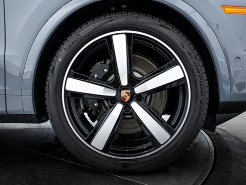 New 2026 Porsche Cayenne S image 11