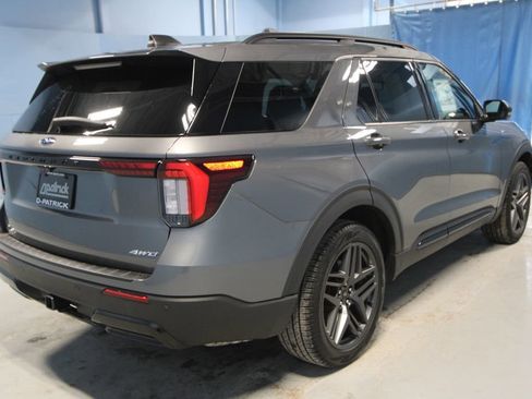 Used 2025 Ford Explorer ST-Line w/ Premium Package image 34