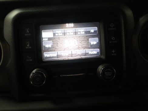 Used 2018 Jeep Wrangler Unlimited Sport S image 15