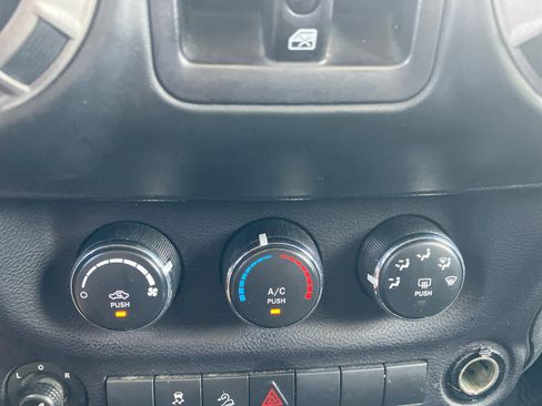 Used 2016 Jeep Wrangler Unlimited Sport w/ Quick Order Package 24S AWD/4WD image 22