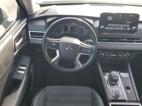Used 2024 Mitsubishi Outlander SE image 18