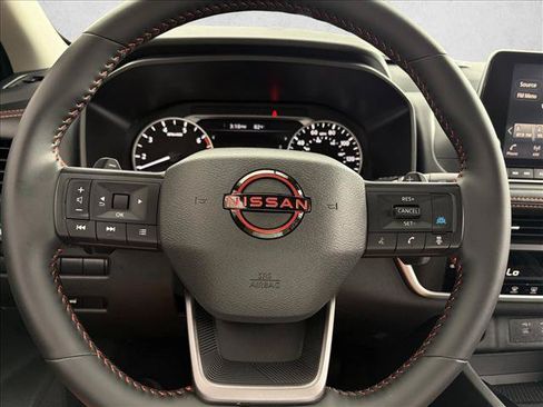 Used 2026 Nissan Rogue SV AWD/4WD image 8