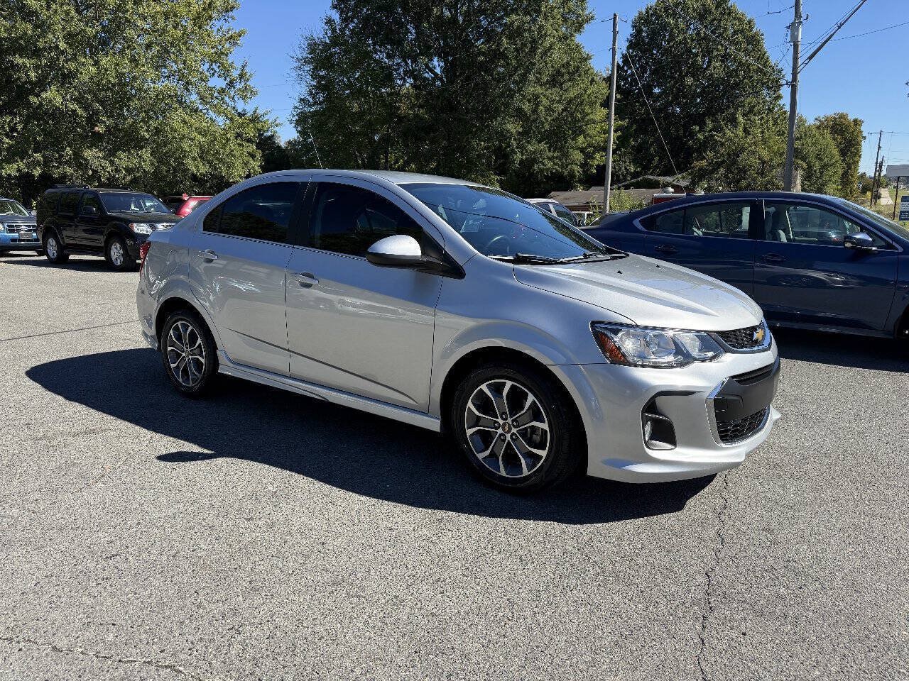 Used 2017 Chevrolet Sonic LT w/ Convenience Package FWD image 4