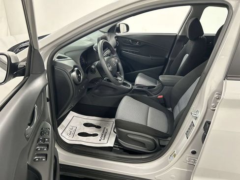 Used 2023 Hyundai Kona SE AWD/4WD image 9