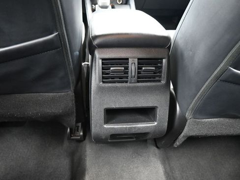 Used 2022 Mitsubishi Outlander SE image 39