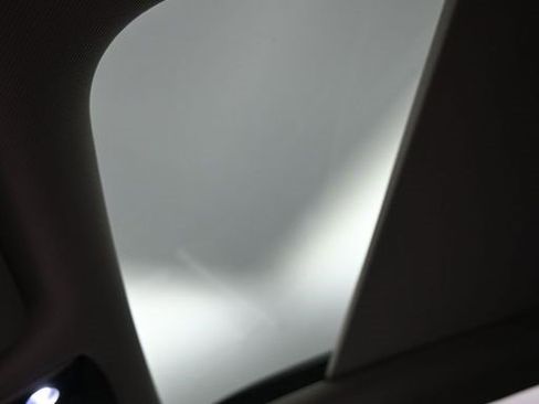 Certified 2023 Kia Sorento S w/ Panoramic Sunroof Package image 18