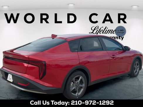 Certified 2025 Kia K4 image 3