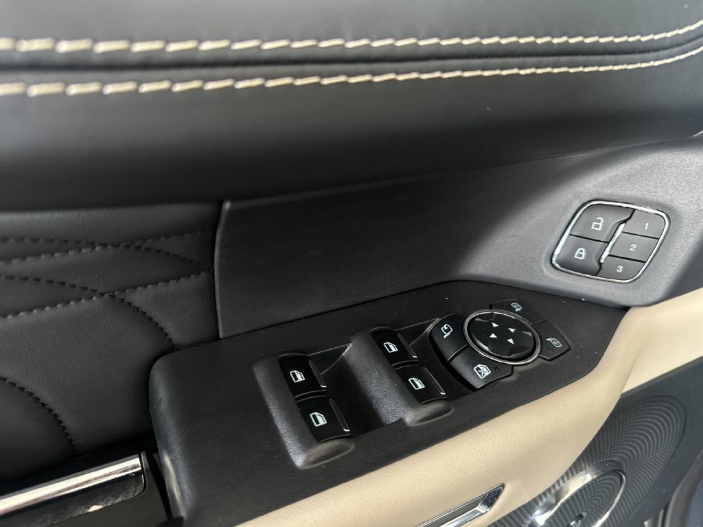 Certified 2024 Ford Expedition Platinum RWD image 10