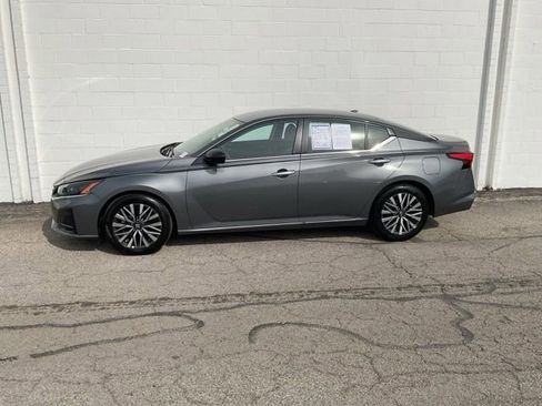 Used 2025 Nissan Altima 2.5 SV image 29