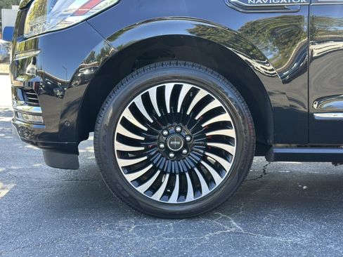 Used 2018 Lincoln Navigator L Black Label w/ Cargo Package AWD/4WD image 13