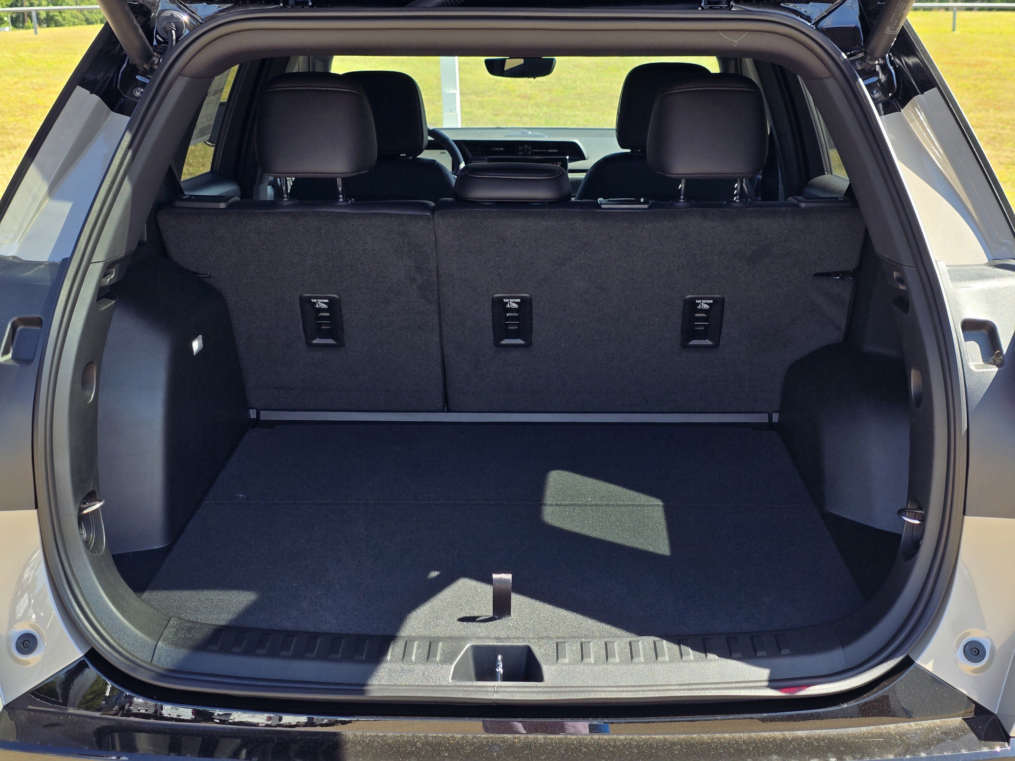 New 2027 GMC Terrain AT4 w/ Technology Package II AWD/4WD image 7