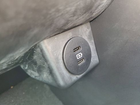 Used 2025 Ford Explorer Platinum w/ Ultimate Package image 9