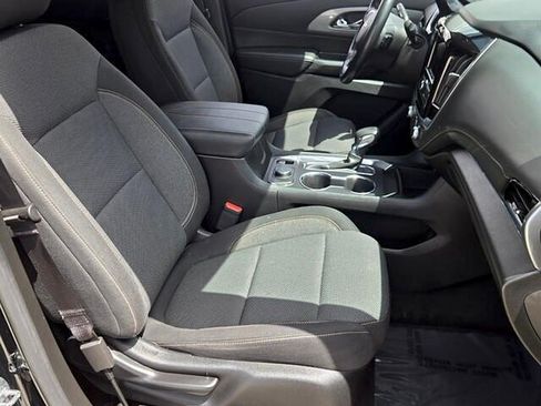 Used 2021 Chevrolet Traverse LT FWD image 20