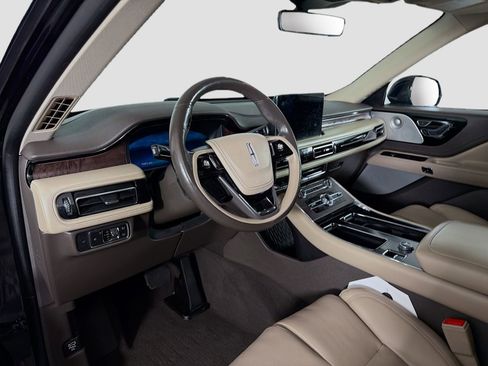 Used 2020 Lincoln Aviator Reserve w/ Equipment Group 201A image 10