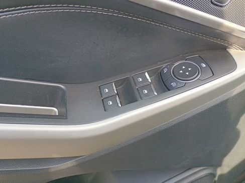 Used 2022 Ford Explorer XLT w/ Equipment Group 202A image 24