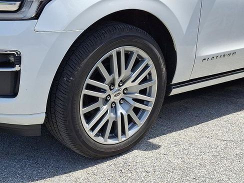 Certified 2022 Ford Expedition Platinum AWD/4WD image 4