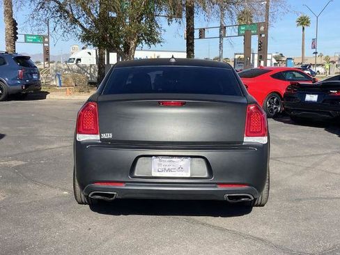 Used 2022 Chrysler 300 Touring image 5