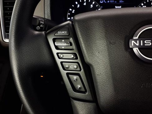Used 2024 Nissan Frontier SV w/ Technology Package RWD image 19