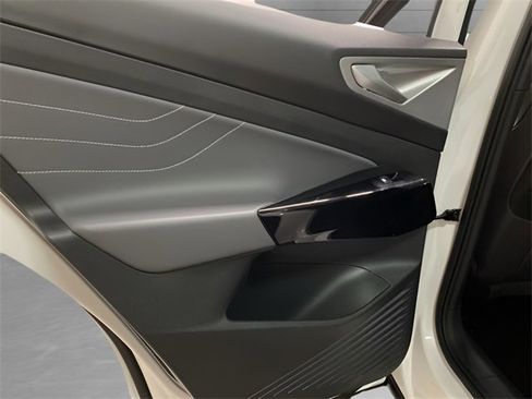 Used 2023 Volkswagen ID.4 Pro S image 62