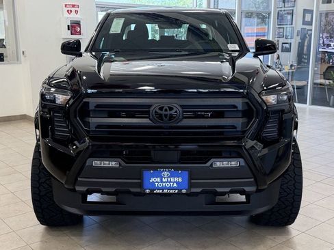 Used 2026 Toyota Tacoma SR5 AWD/4WD image 3