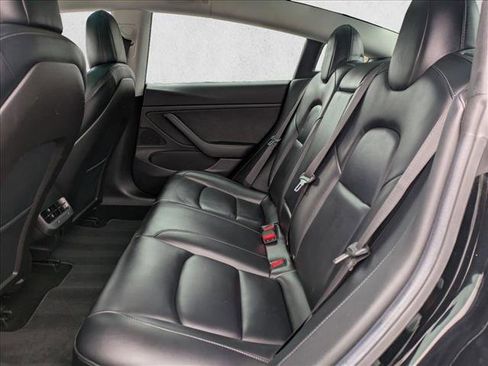 Used 2019 Tesla Model 3 Long Range image 18