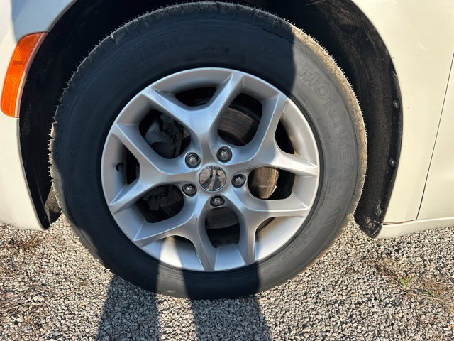 Used 2017 Chrysler Pacifica Touring-L Plus FWD image 20