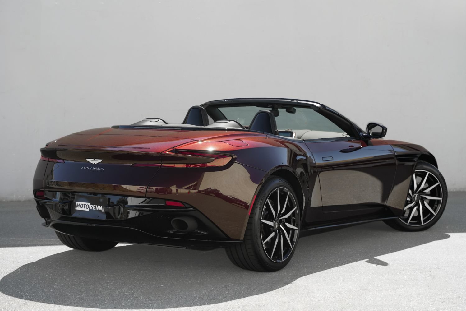 Used 2019 Aston Martin DB11 Volante RWD image 3