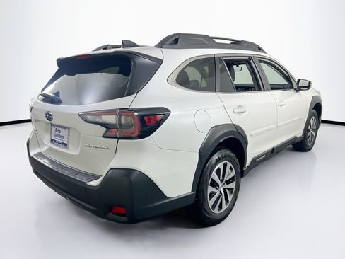 Used 2023 Subaru Outback Premium AWD/4WD image 5