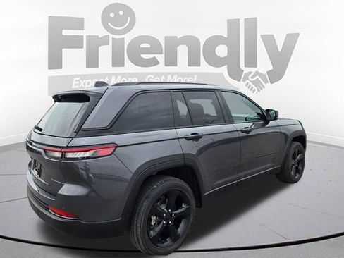 Used 2024 Jeep Grand Cherokee Altitude AWD/4WD image 5