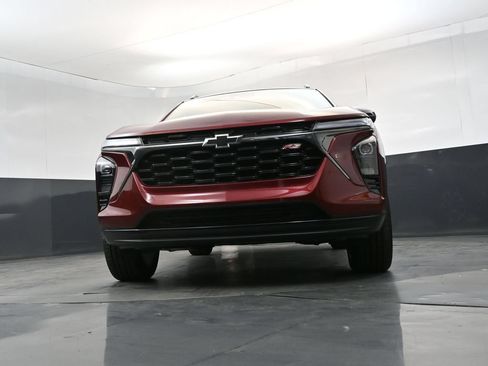Used 2025 Chevrolet Trax RS w/ Driver Confidence Package FWD image 19