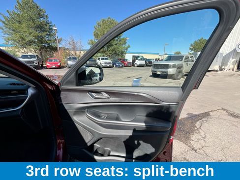 Used 2023 Jeep Grand Cherokee L Laredo image 24