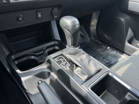 Used 2017 Toyota Tacoma SR w/ Tow Package AWD/4WD image 20