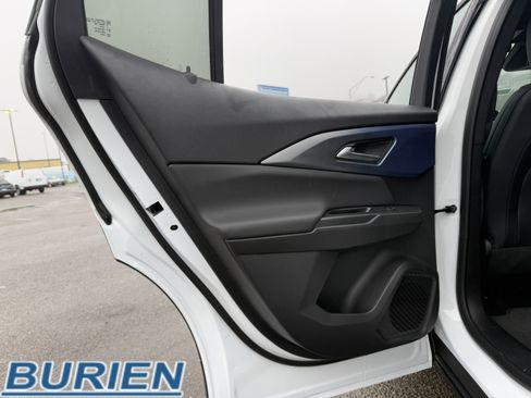 New 2026 Chevrolet Equinox EV LT image 29