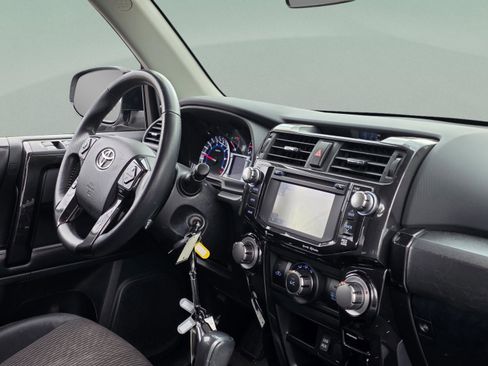 Used 2016 Toyota 4Runner Limited image 26