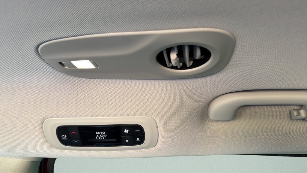 Used 2019 Chrysler Pacifica Touring-L w/ Advanced Safetytec Group FWD image 31