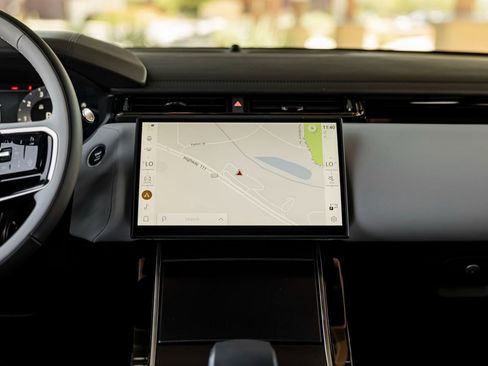 New 2026 Land Rover Range Rover Velar Dynamic SE image 18