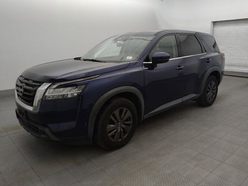 Used 2022 Nissan Pathfinder S AWD/4WD image 2