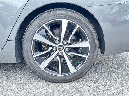 Used 2023 Nissan Maxima SV w/ Floor Mat Group FWD image 12